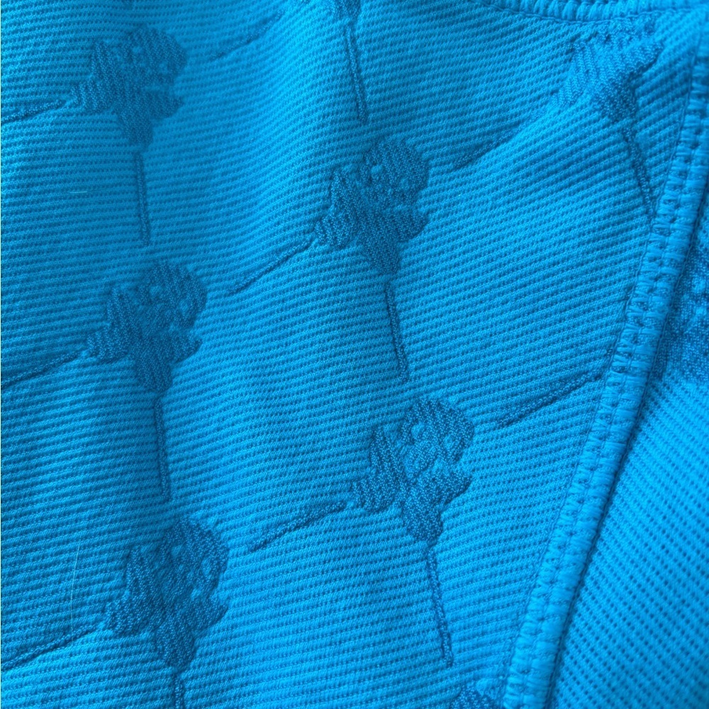 Betty Designs Vibrant Blue Women's Cropped Leggings with Skull design - Picture 4 of 4